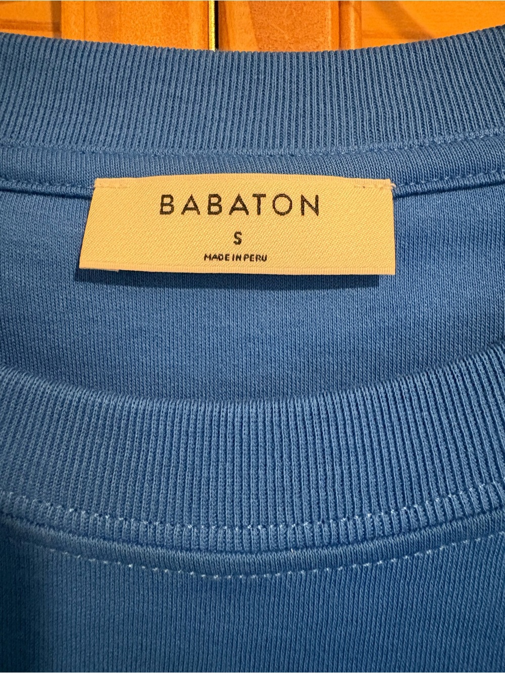 Aritzia Babaton Women’s Classic Crewneck T-Shirt Summer Staple Basic Shirt Top - Picture 2 of 9